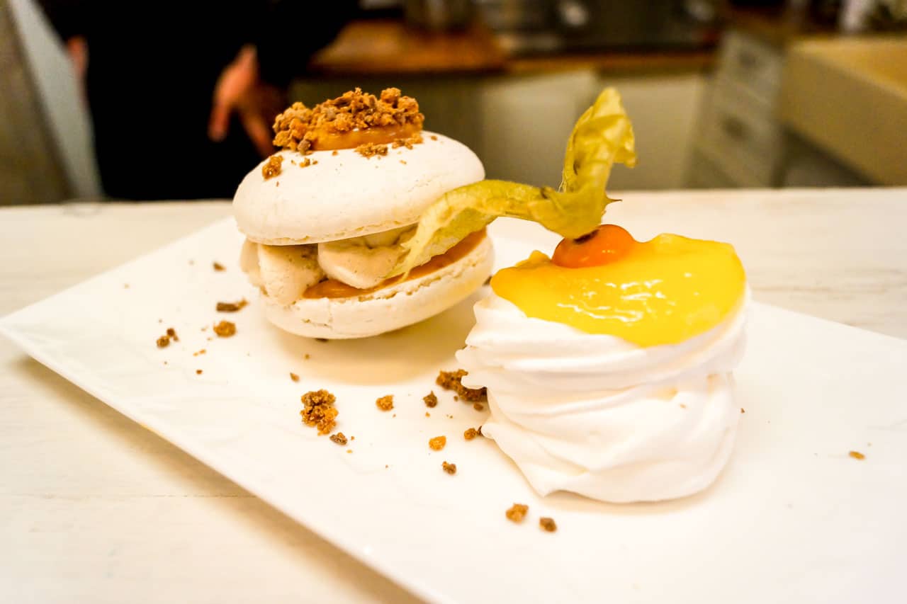 photo produit dessert meringue au restaurant